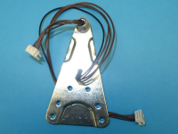 Петля  двери  холодильника